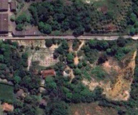 Terreno com 12.000m2, plano, murado e escriturado as magens da Rodovia do Sol