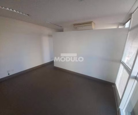 Sala comercial para locação, bairro Fundinho