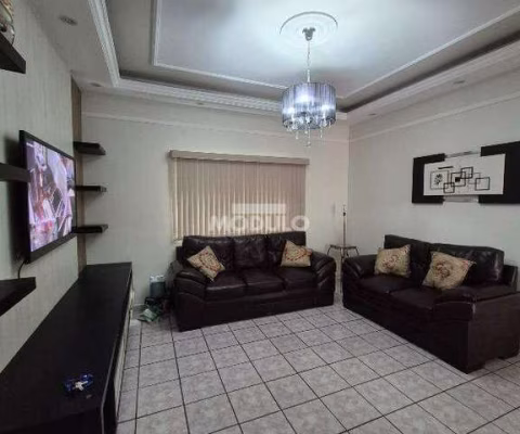 Casa mobiliada para locação, bairro Laranjeiras com 3 quartos