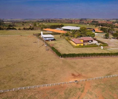 Fazenda 20 Alqueires  Pavilhão com 28 cocheiras  Pista e Rodoanel cobertos 4 baias maiores e Piquetes Casa sede com 4 suítes Casa de caseiro piscina e