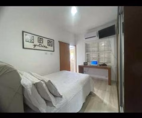 Vende-se apartamento na Ponta da Praia de 1 dormitório/sala/cozinha/banheiro