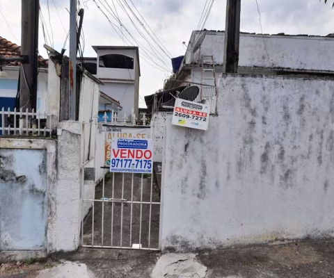 Vila de casas em Ótima localização na Rua Lourival Rodrigues, nº 31, Mutondo - São Gonçalo - RJ à venda por R$ 290.000,00 mil reais.