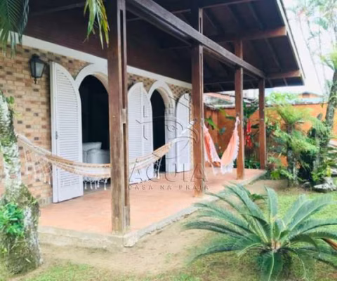 Casa para venda na praia do Lazaro em Ubatuba apenas 200mts da Praia!!!