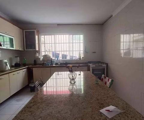 Casa com 2 dormitórios para alugar, 132 m² por R$ 2.994,08/mês - Vila Humaitá - Santo André/SP