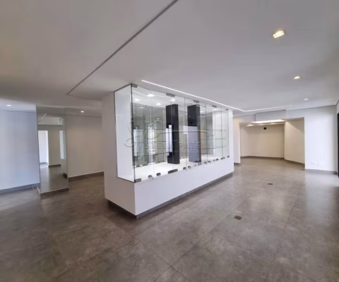 Salão comercial de 158m² com estacionamento frontal para locação - Jardim São Luiz