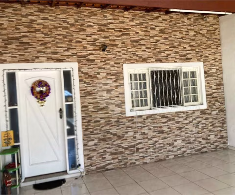 Casa com 3 quartos à venda em Jardim São Lourenzo - SP