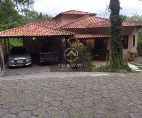 Casa de Condomínio em Niterói: 5 Dormitórios por R$1.199.000
