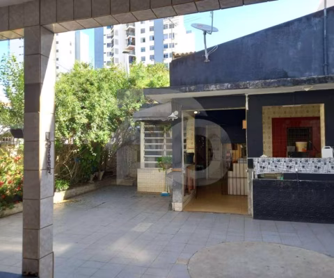 Casa Para Vender com 6 quartos 3 suítes no bairro Centro em Aracaju