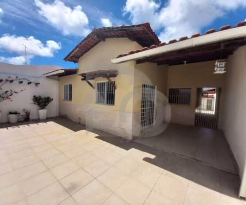 Casa Para Vender com 2 quartos 1 suíte no bairro Aruana em Aracaju