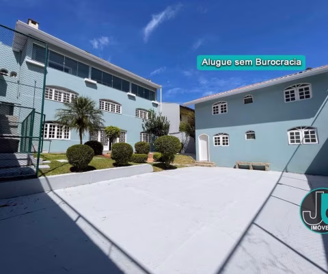 Casa Comercial ou Residencial para alugar ou vender no Ahú com amplas salas, lareira, churrasqueira e Edícula com 700m por R13.500/mês
