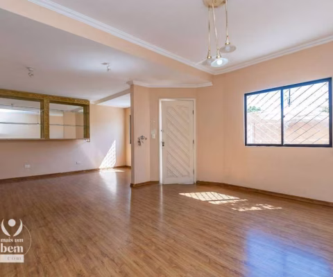 Sobrado de ESQUINA com ÁREA GOURMET com 3 quartos, 1 Suíte, 1 Demi-Suite, Área Gourmet à venda, 220 m² por R$ 899.900 - Portão - Curitiba/PR