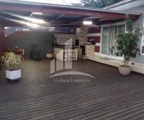 Casa com 03 Quartos + Suíte a venda no bairro Iririu !!