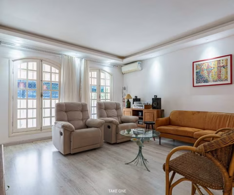 Agradável casa tipo para venda com 3 quartos, sendo 1 suíte, 223m²