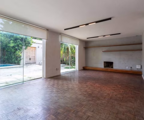 Espetacular casa tipo para venda com 3 quartos, sendo 1 suíte, 289m²
