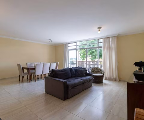 Espetacular casa tipo para venda com 4 quartos, sendo 1 suíte, 294m²