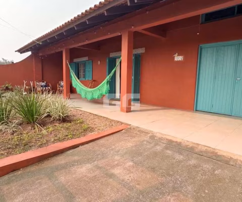 Excelente imóvel com piscina a uma quadra do mar!