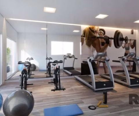Apartamento Garden, com pátio de 33m², 2 dormitórios, sendo 1 suíte, living para 2 ambientes, cozinha e área de serviço, 2 banheiros com ventilação e iluminação natural. Tem uma vaga de estacionamento