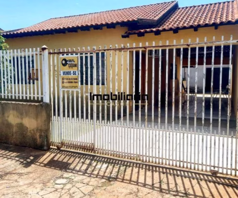 Casa com Edícula