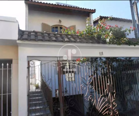 Sobrado à venda em Santo André-SP, Jardim Teles de Menezes: 3 quartos, 1 suíte, 1 sala, 4 banheiros, 3 vagas, 230m².
