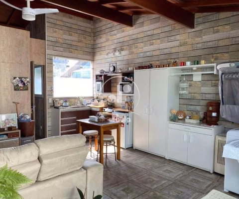 Vila Scarpelli. Cobertura sem condomínio,176m2, ESCADA INTERNA. 3 quartos, sendo 1 suíte, ou 4 quartos, sendo 1 na cobertura, 2 vagas de garagem.