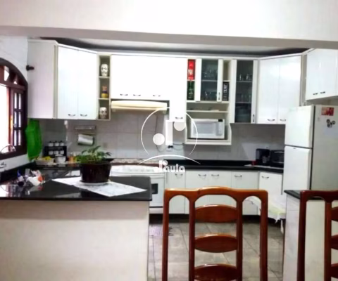 Casa à venda com 191m², com 3 dormitórios sendo 1 suíte e 3 vagas cobertas na Vila Valparaíso.