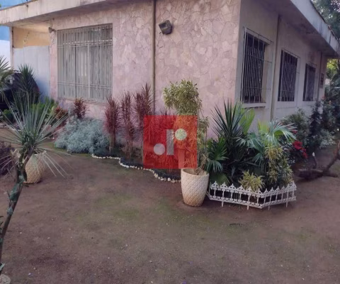 Terreno com casa térrea, e 238 de área construída , e terreno 20x50 , totalmente plano , 1000 m² na Vila Homero Thon Santo André .