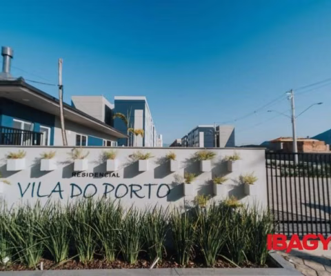 Apartamento com 2 quartos para alugar na Portugal, 45, Sertão do Maruim, São José