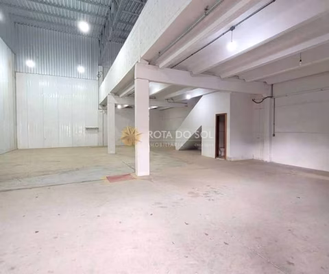 Galpão com 336m² para aluguel anual em excelente localização