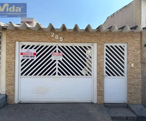 Casa à Venda em Barueri: 2 Dorms, 3 Banheiros, 120m²