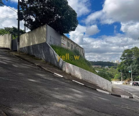 Salão Comercial à Venda e Locação em Arujá - 630m²