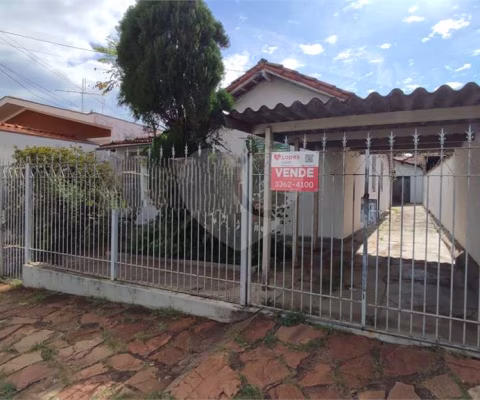Casa à Venda em São Carlos, no bairro Centreville