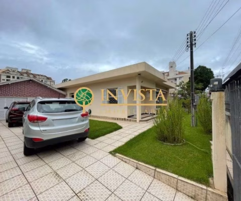Casa com 145m² - À venda em Coqueiros.