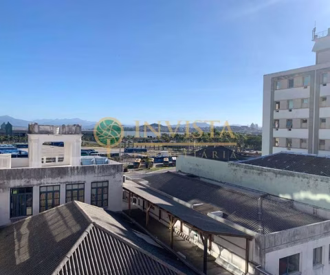 Prédio Comercial com 6 pavimentos e vista mar à venda no Centro de Florianópolis.