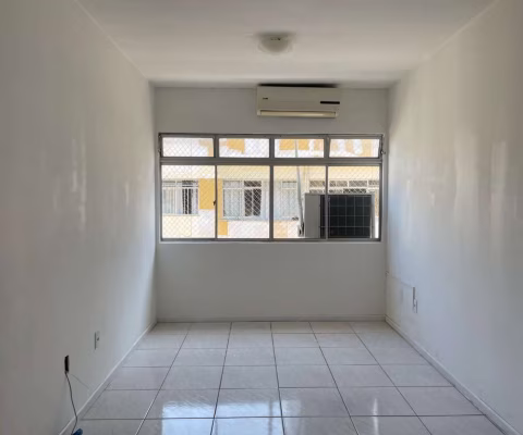 À venda próximo ao Angeloni de Capoeiras! 3 quartos e 1 vaga de garagem.