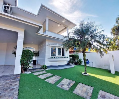 Locação! Casa com 3 suítes, 272m², hidromassagem e 3 vagas de garagem.
