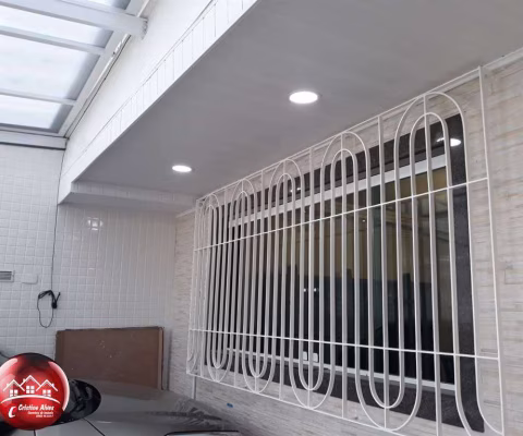 LINDO SOBRADO GEMINADO NA PONTE NOVA EM CUBATÃO - 3 DORMITÓRIOS.