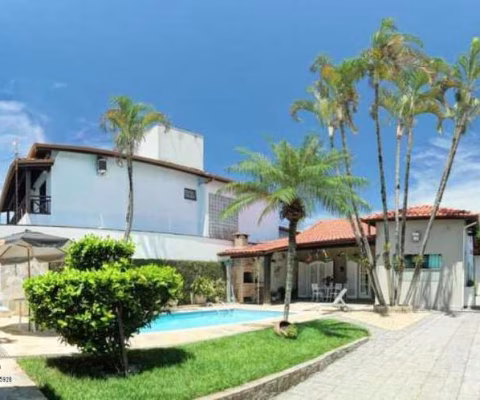 Casa à venda no Jardim Britânia, Caraguatatuba 