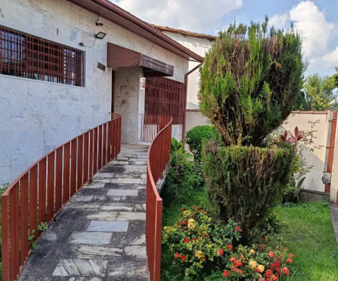 Casa tipo para venda com 5 quartos, sendo 1 suíte, 247m²