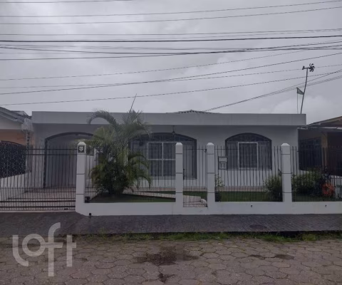 Casa à venda em Trindade com 140 m², 3 quartos, 1