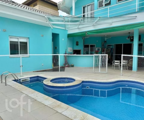 Casa à venda em Jurerê com 269 m², 3 quartos, 3 su