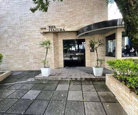 Apartamento à venda em Centro com 64 m², 3 quartos