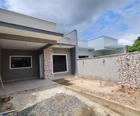 Casa com 3 quartos a apenas 400 metros do mar, à venda em Itapoá, Balneário Estrelas