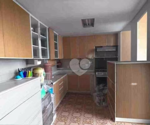 Apartamento à Venda na Tijuca - Oportunidade Imperdível!