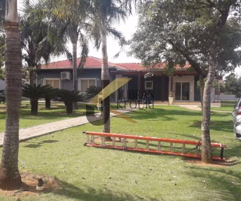 Terreno à Venda, no Condomínio Campos do Conde II, João Aranha, Paulínia-SP.  Com 300,00 m² de terreno. Lazer: salão de festas, quadra de tênis.