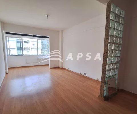 STUDIO EM BOTAFOGO QUE COMBINA CHARME, PRATICIDADE E CONFORTO EM CADA METRO QUADRADO. AO ENTRAR NEST