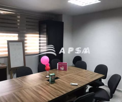 SALA COMERCIAL CENTRO. CONJUNTO DE SALAS COMERCIAIS DIVIDIDA EM 6 SALAS, 3 BANHEIROS E COPA, ESPAÇO