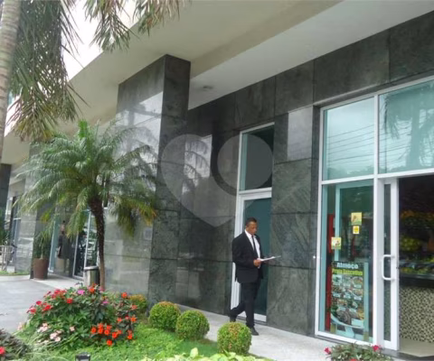 Sala Comercial Impecável a 150 metros do Metrô Tietê – Com 02 Vagas de Garagem!