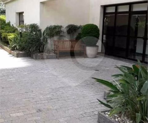 Apartamento-São Paulo-SANTANA | Ref.: REO927953
