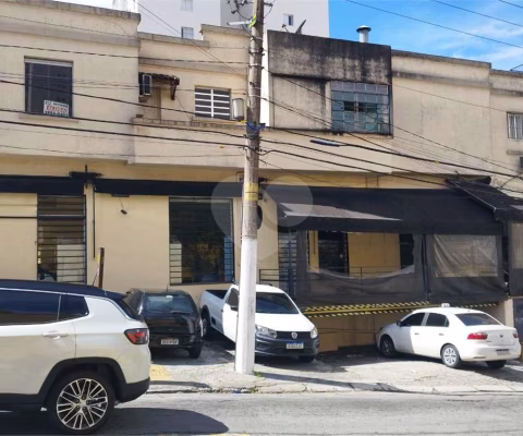 Prédio Comercial de Esquina: Visibilidade, Funcionalidade e Oportunidade Única para Negócios!