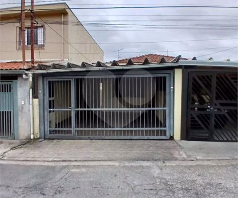 Casa com 2 dormitorios na Vila Nova Carolina a venda